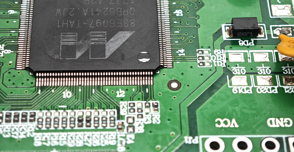 EMI (elektromagnetiliste häirete) summutamise meetodid PCB projekteerimiseks