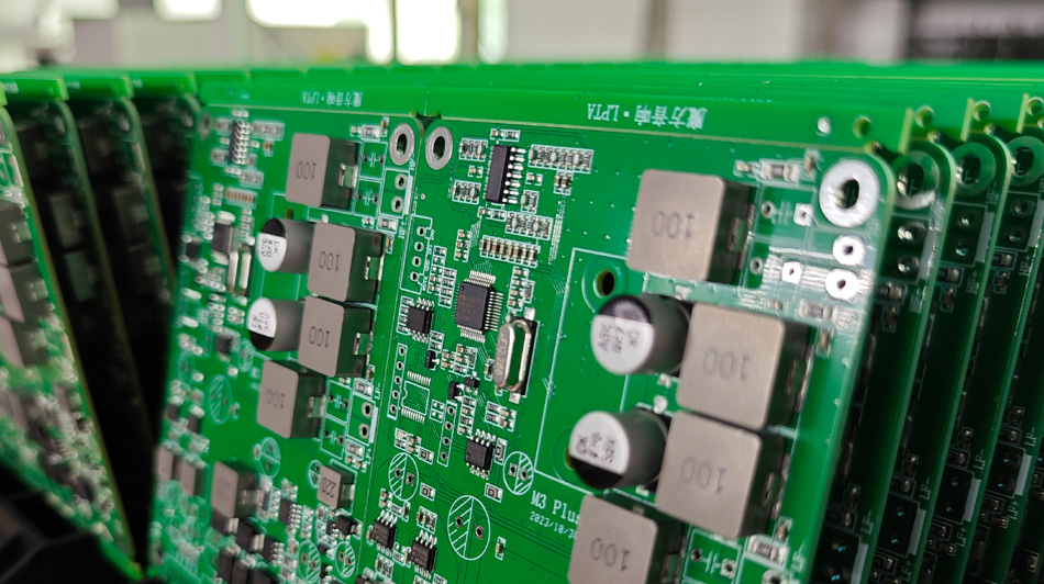 Kiire vastus: kuidas saab PCBA tehaste müügijärgne teenindus tagada klientide rahulolu?