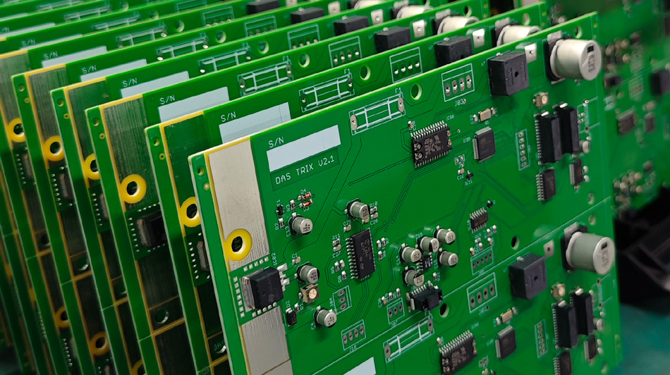 Globaalsete PCBA tehase koostöömudelite analüüs: väljakutsed ja võimalused